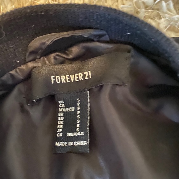 black jacket - Picture 2 of 4